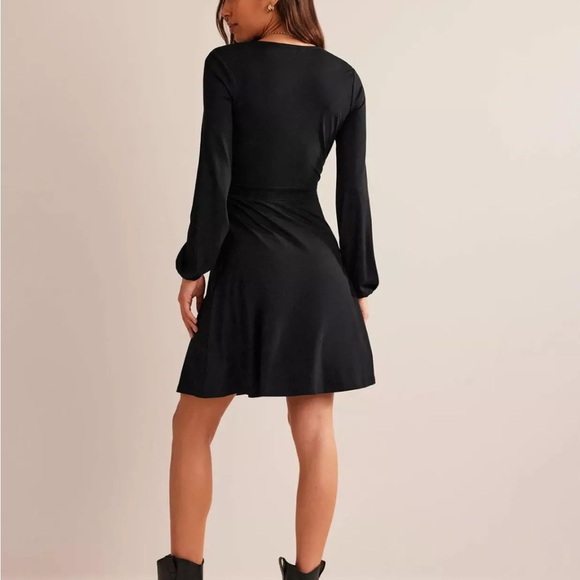 NWT Boden Black Willow V-Neck Long Sleeve Fit & Flare Stretch Jersey Dress 6R - Picture 3 of 8